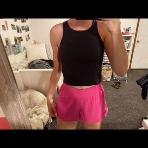 Lululemon hotty hot high rise 2.5” shorts